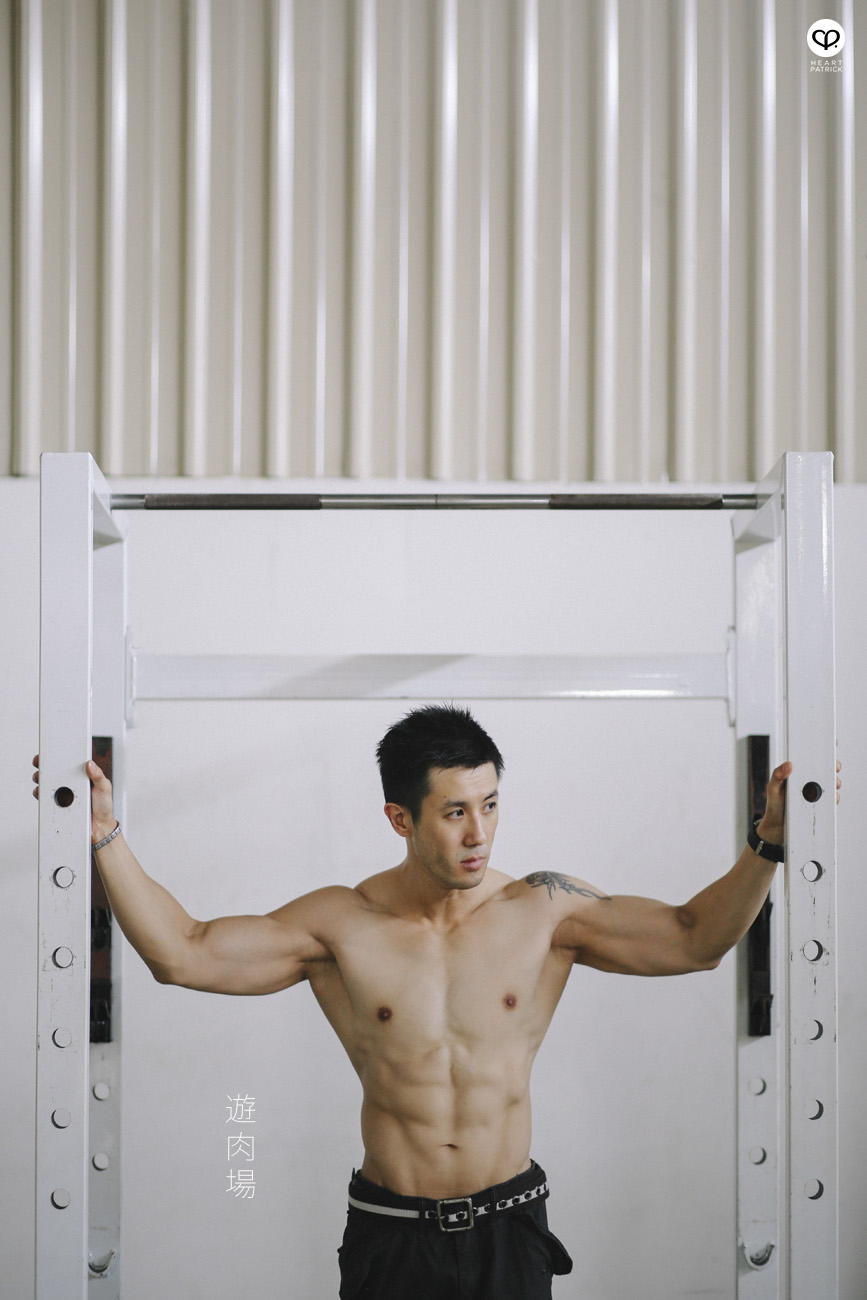 [Image: asian_male_bodybuilding_powerlifting15.jpg]